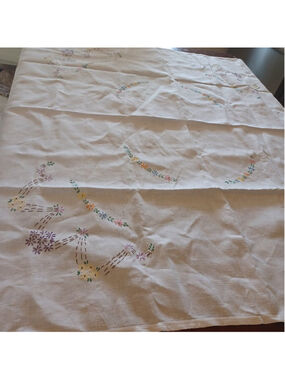 Vintage Linen hand stitched square tablecloth
